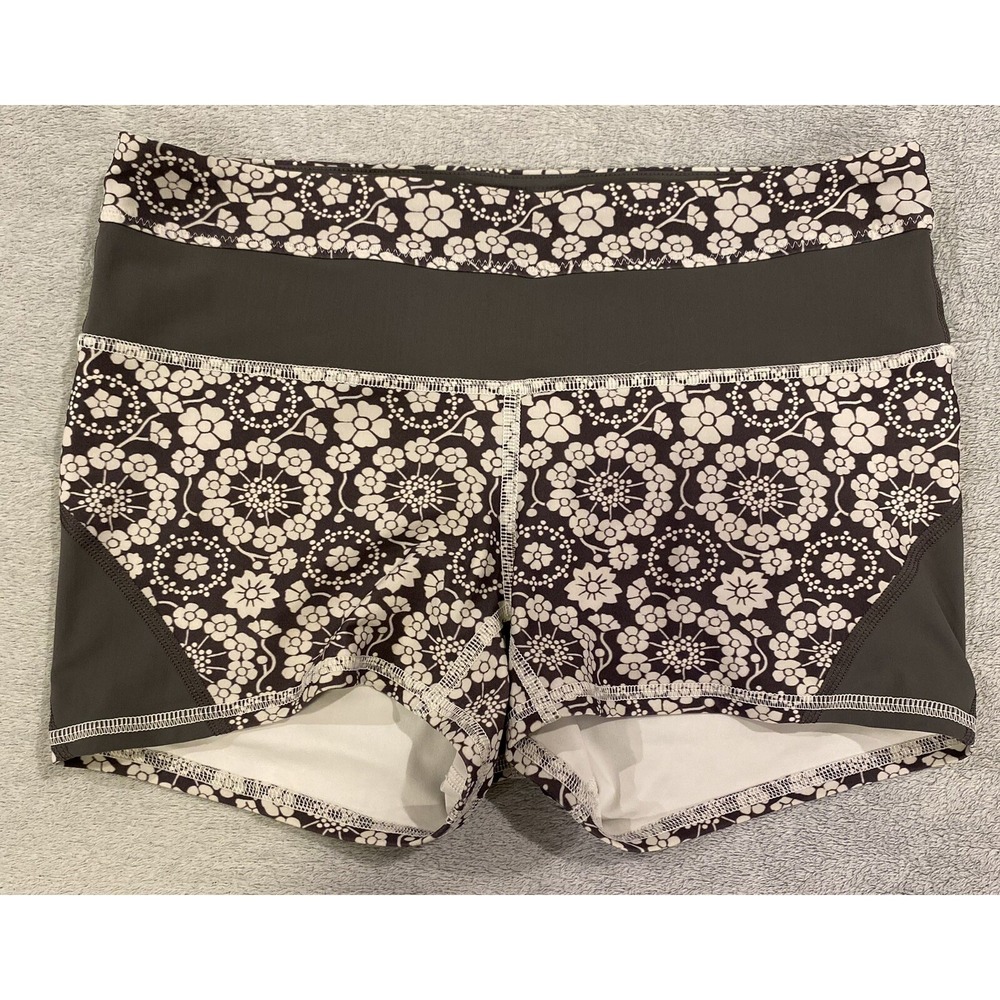 Womens Lululemon Compression Shorts Size 6 Gray White Floral Leggings Running 6